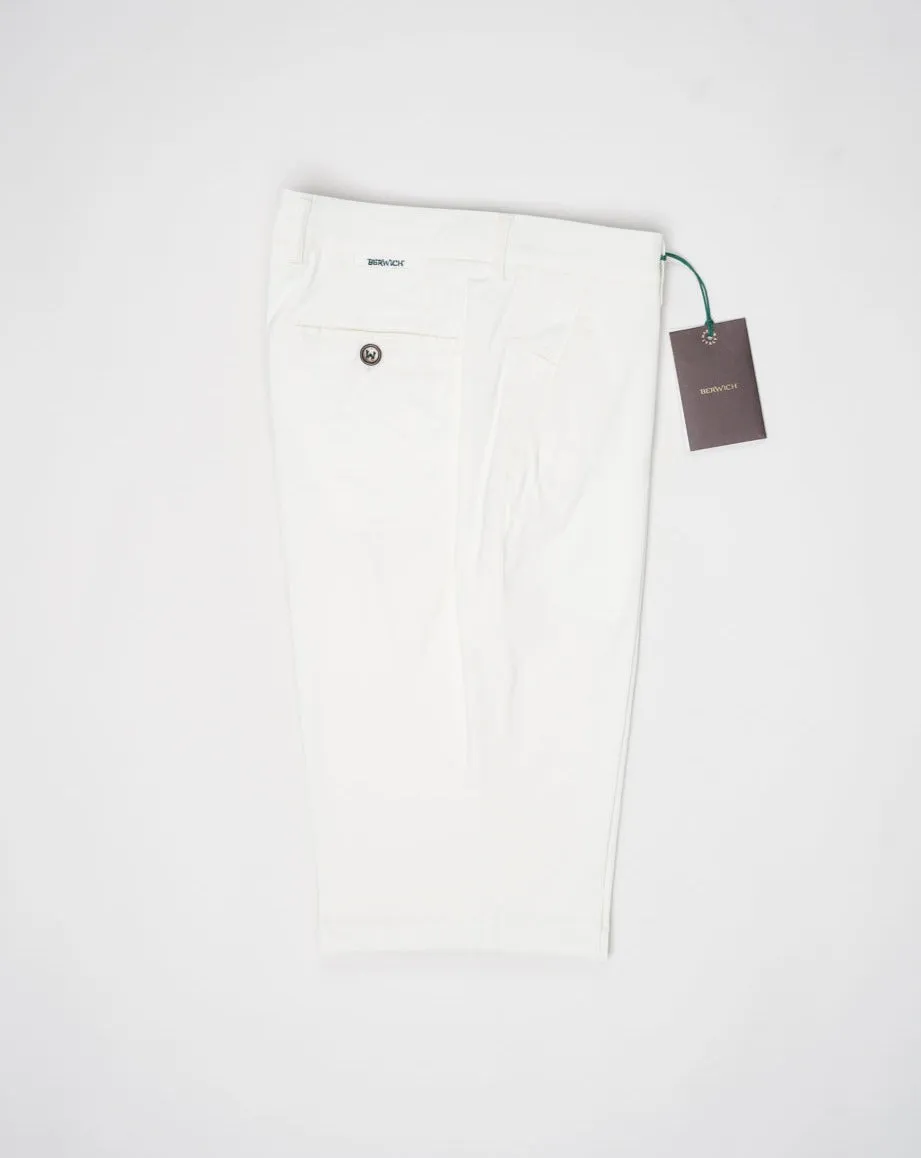 Berwich Morello Garment Dyed Cotton & Silk Chinos / Panna