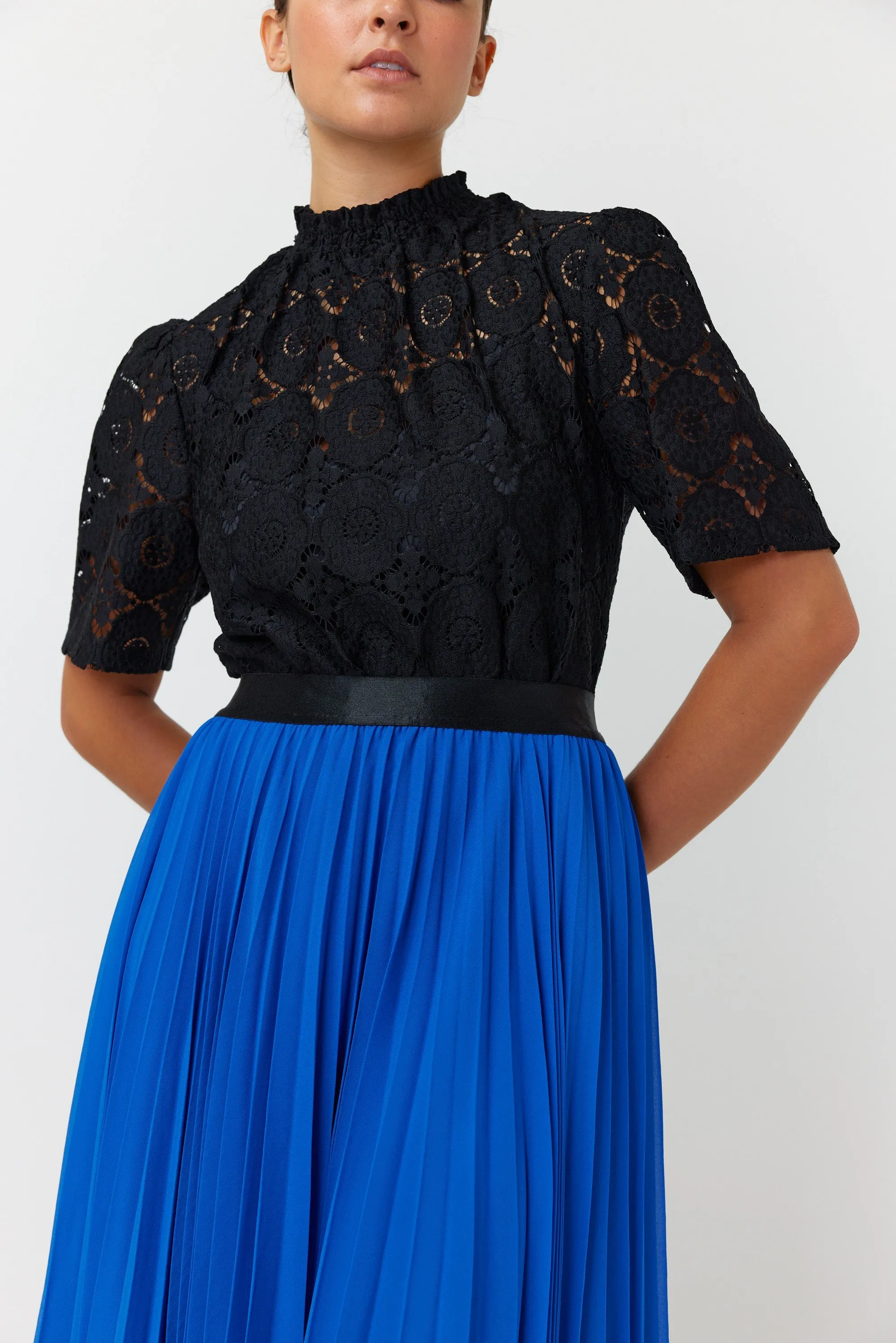 Billowy pleated skirt