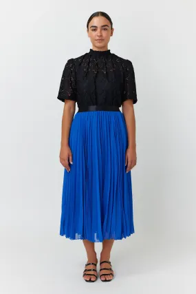 Billowy pleated skirt