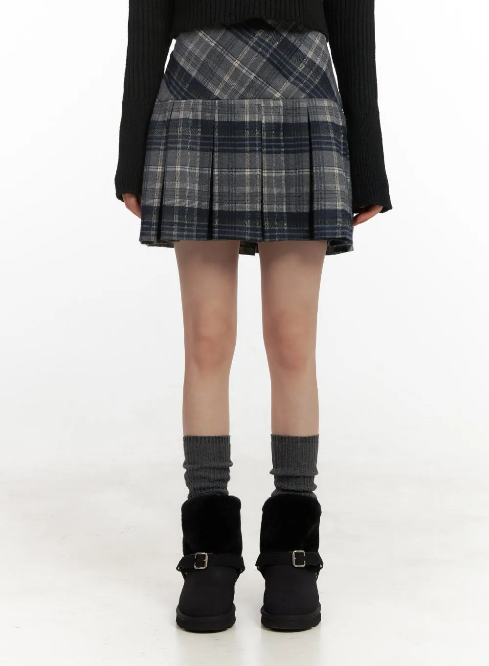 Checkered Pleated Mini Skirt IN427