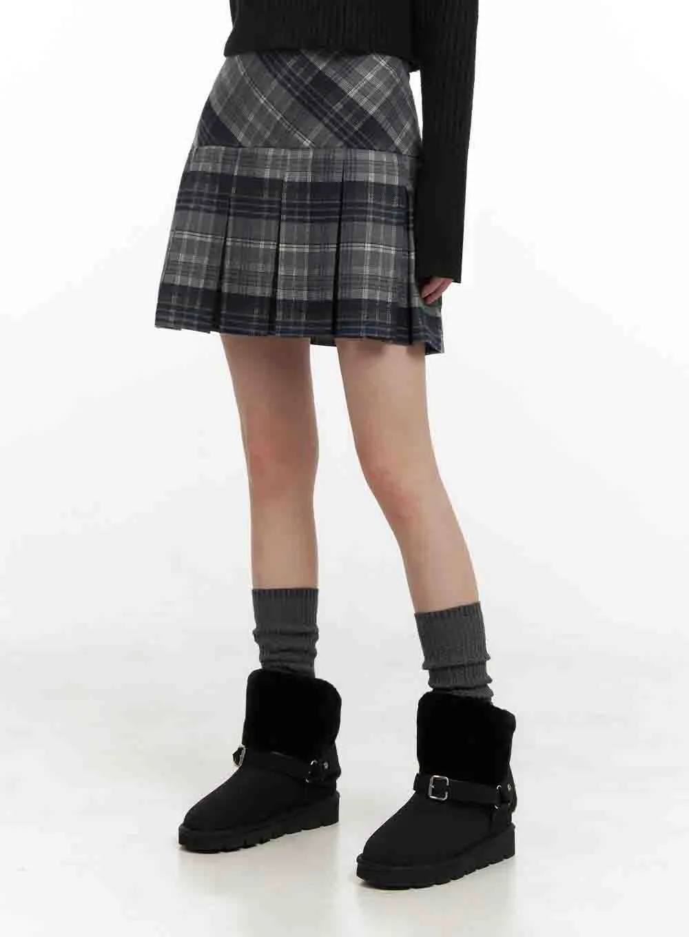 Checkered Pleated Mini Skirt IN427