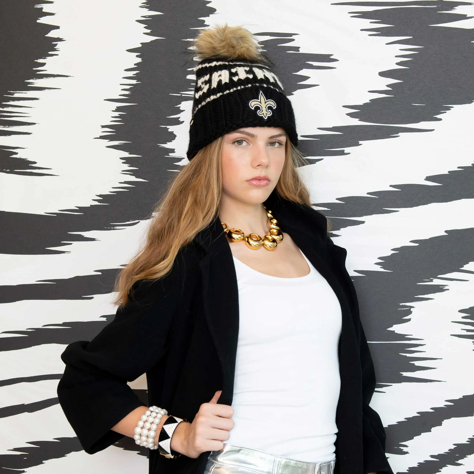 NEW ORLEANS SAINTS LELE SADOUGHI X NFL BLACK BEANIE FAUX FUR POM