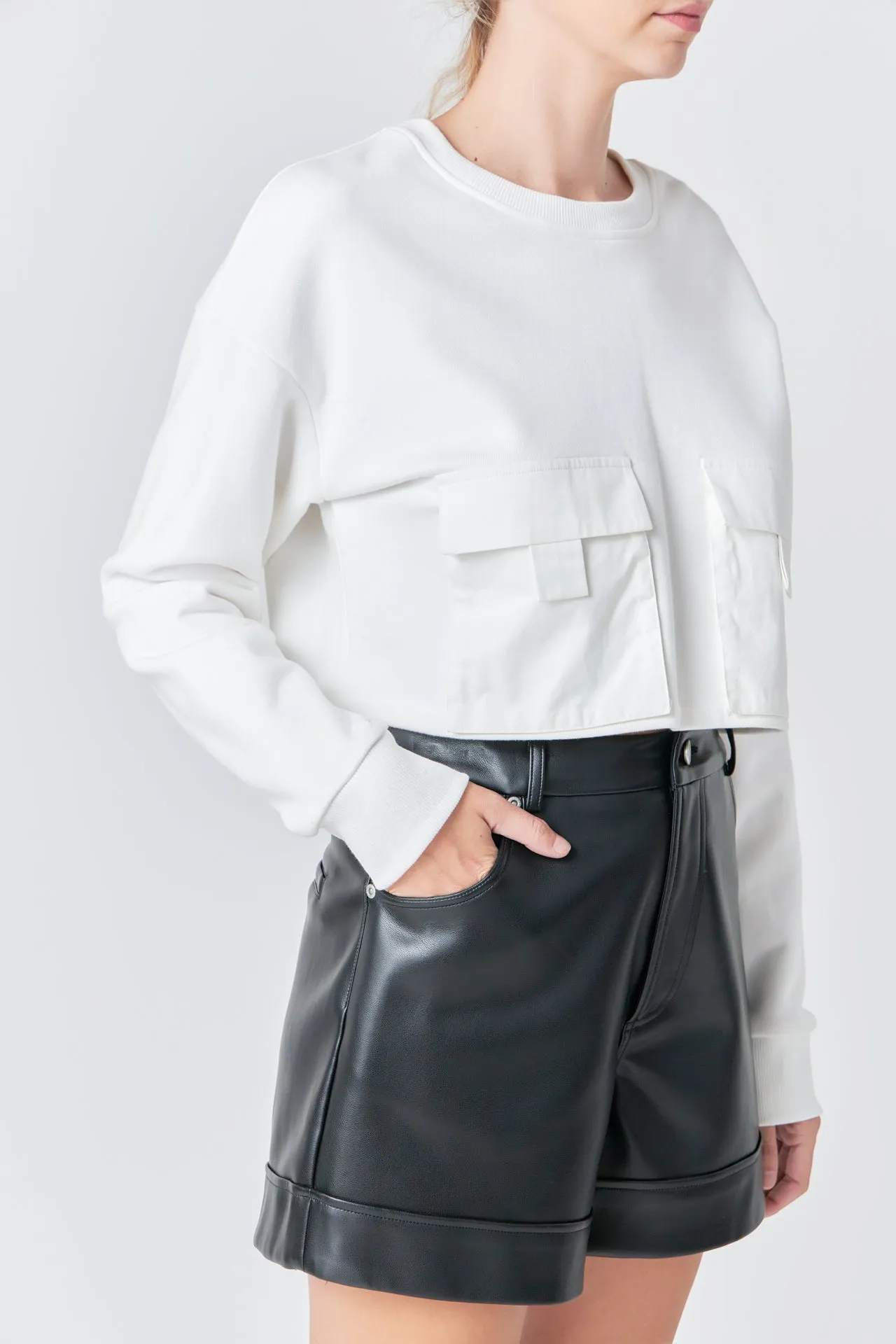 Pockets Detail Cropped Sweatshirt