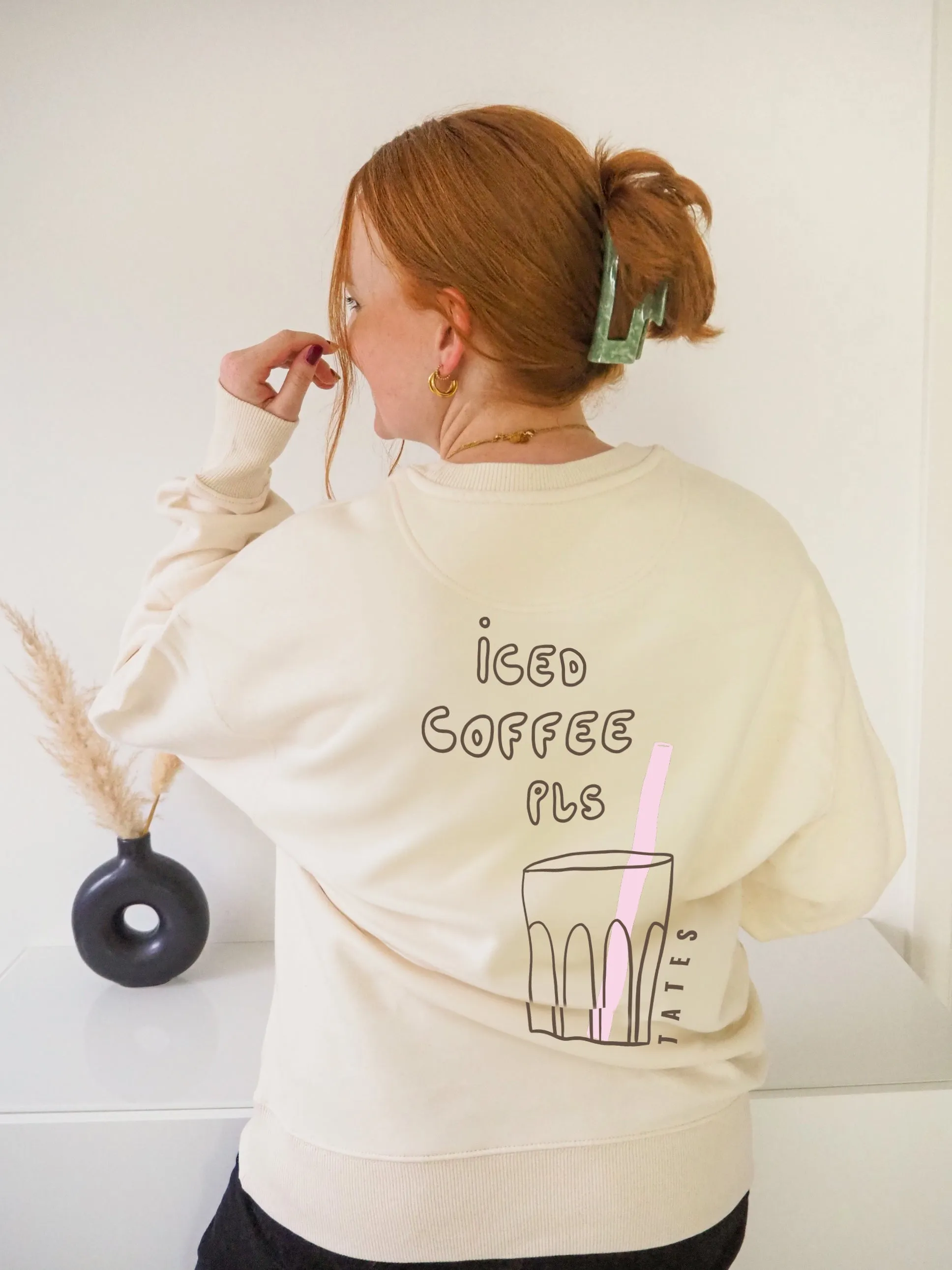 Sweater (Oversized) mit "Iced coffee pls" Motiv